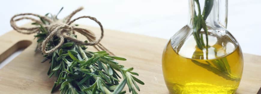 7 Uses and Benefits of Thyme Oil