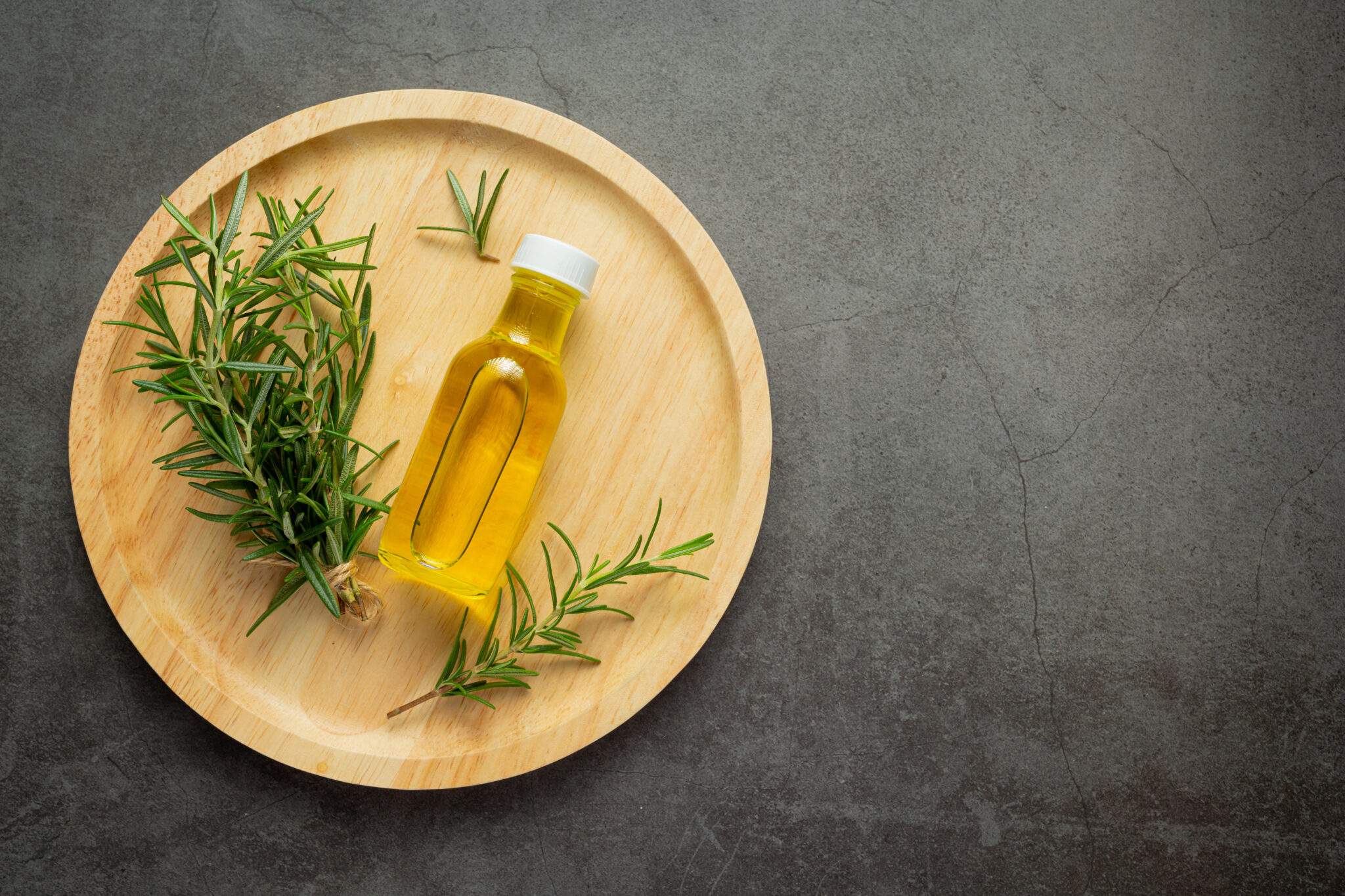 7 Uses and Benefits of Thyme Oil